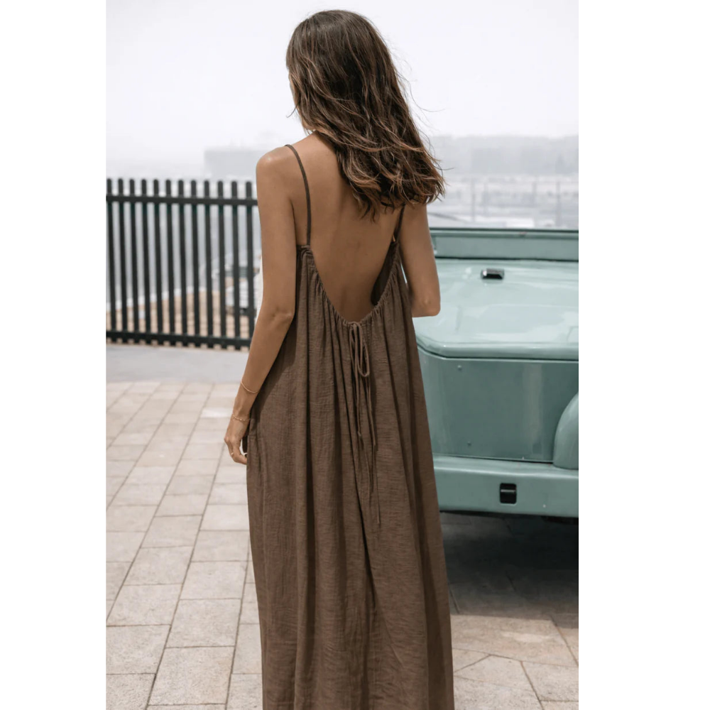 Das Geheimnis Kleid - Die Zauberin