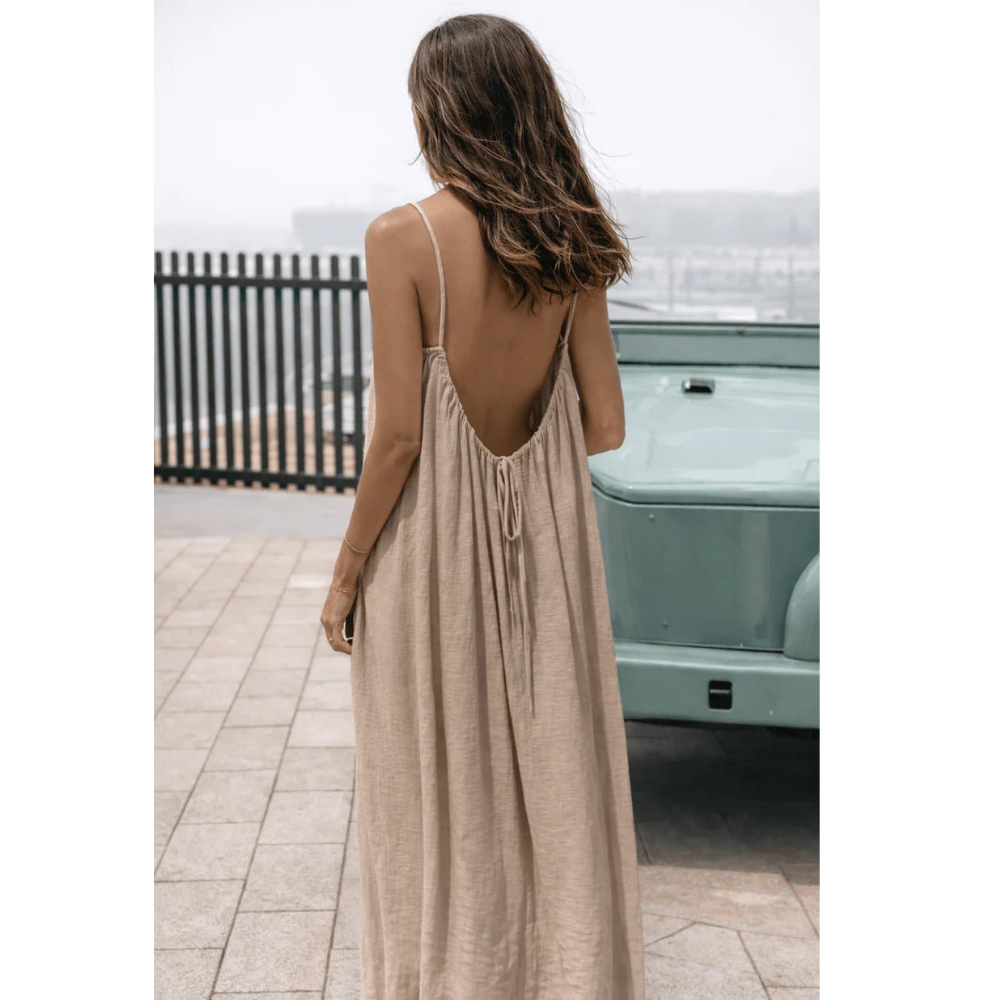 Das Geheimnis Kleid - Die Zauberin